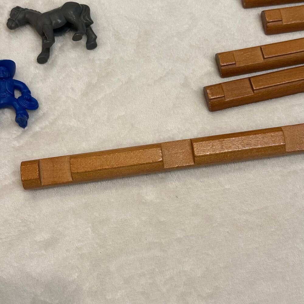 Lincoln Logs Assorted - Picture 5 of 8